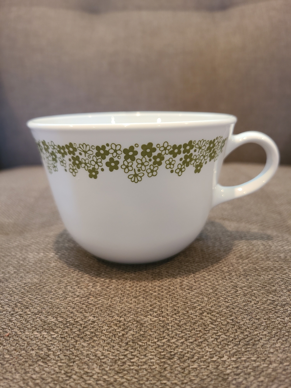 Vintage Corelle Corning Livingware coffee / tea cup Crazy Daisy